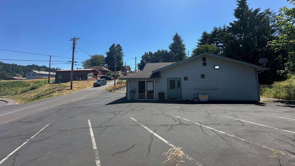 301 SW Belair Dr, Clatskanie, OR for sale - Building Photo - Image 2 of 23