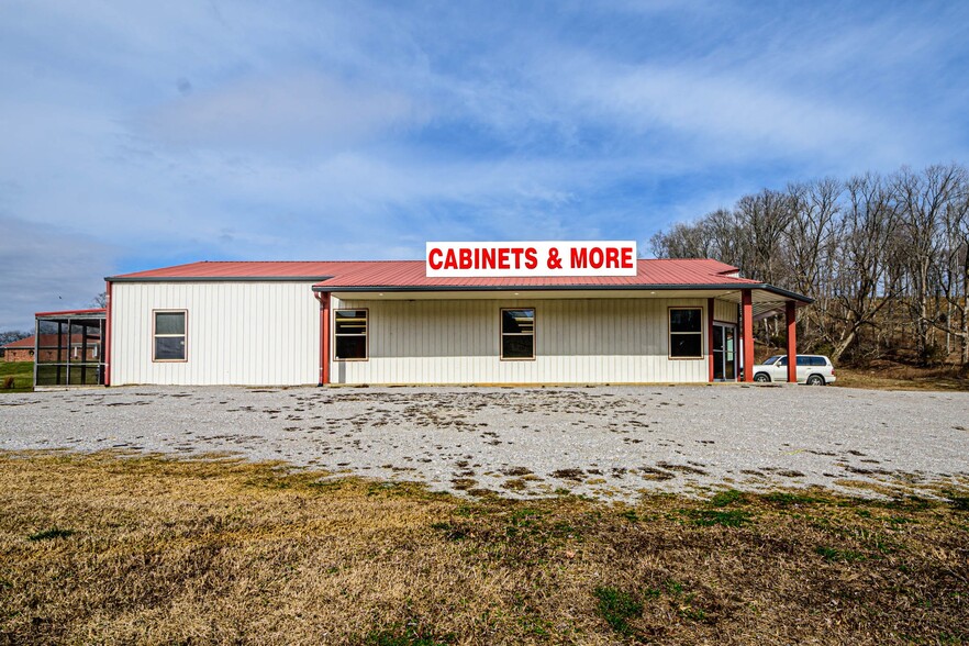 9480 Highway 64, Pulaski, TN à vendre - Photo principale - Image 1 de 1