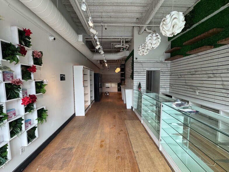 541 Myrtle Ave, Brooklyn, NY à louer - Photo du bâtiment - Image 3 de 12