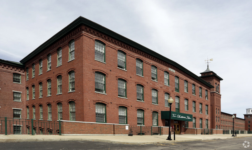 2 Clocktower Pl, Nashua, NH à vendre - Photo principale - Image 1 de 1