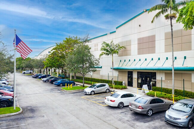 Plus de détails pour 13900 NW 2nd St, Sunrise, FL - Industriel à louer