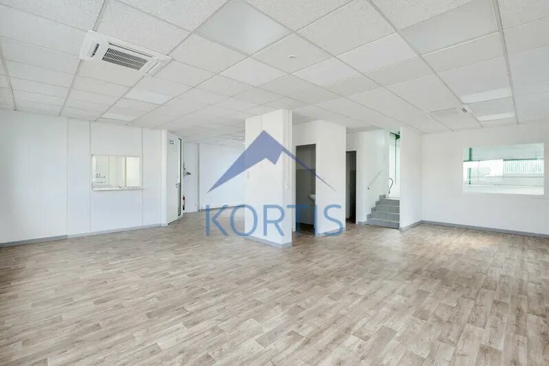Office in Saint-Genis-Laval for lease Interior Photo- Image 1 of 7