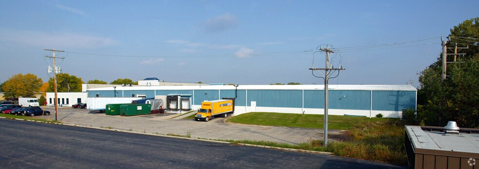 8900 N 55th St, Milwaukee, WI à vendre - Photo du bâtiment - Image 3 de 4