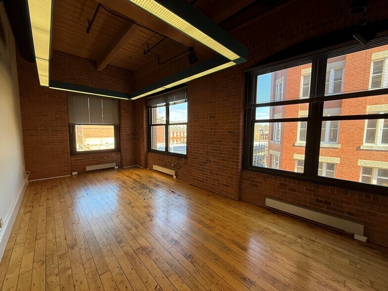 55 Pine St, Providence, RI à louer - Photo du bâtiment - Image 3 de 48