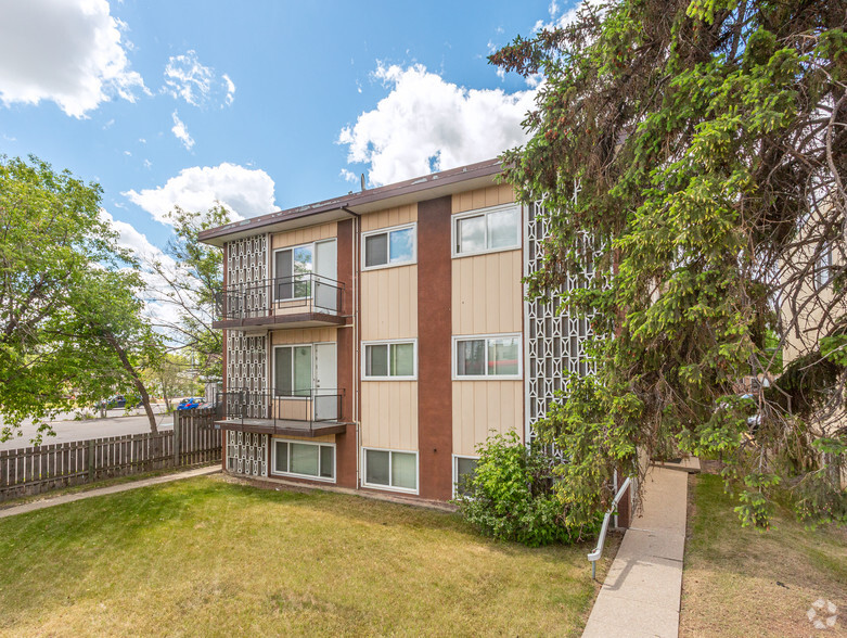 11112 124th St NW, Edmonton, AB for sale - Primary Photo - Image 1 of 8