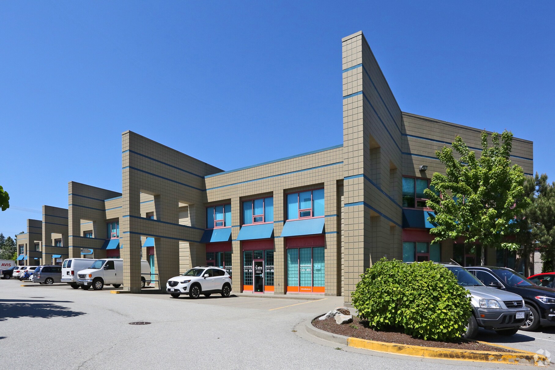 2430 King George Blvd, Surrey, BC for lease Primary Photo- Image 1 of 7