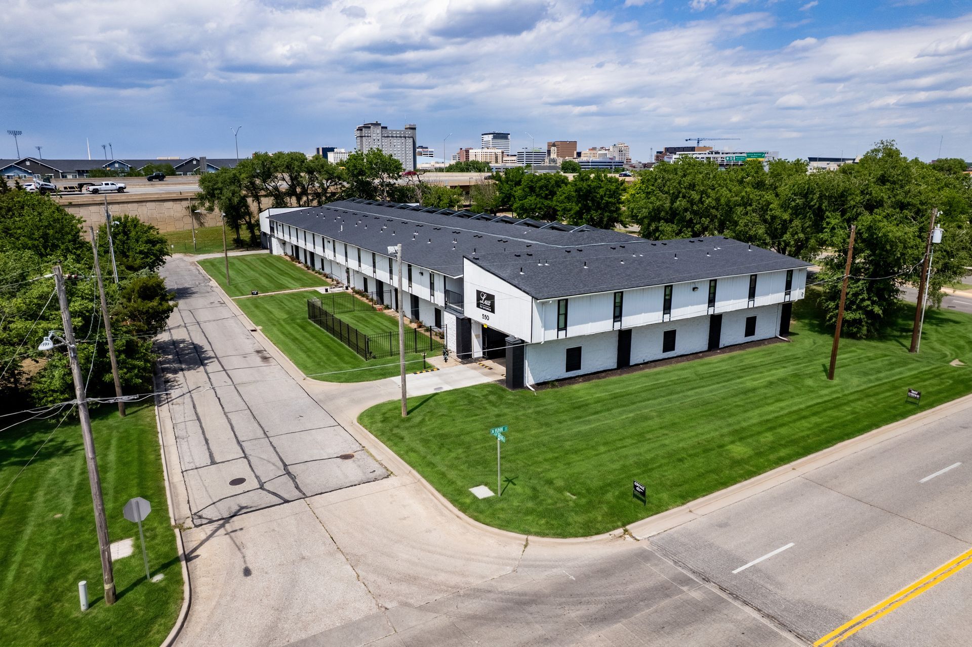 425 W Taft St, Wichita, KS for sale Building Photo- Image 1 of 59