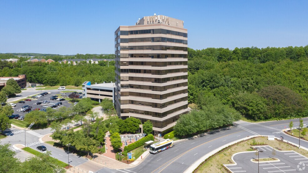 10461 Mill Run Cir, Owings Mills, MD à louer - Photo du bâtiment - Image 2 de 14