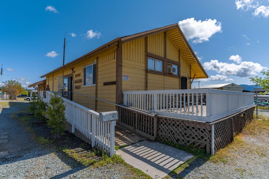 25 Highway 12, Valley Springs, CA à vendre - Photo du bâtiment - Image 2 de 5