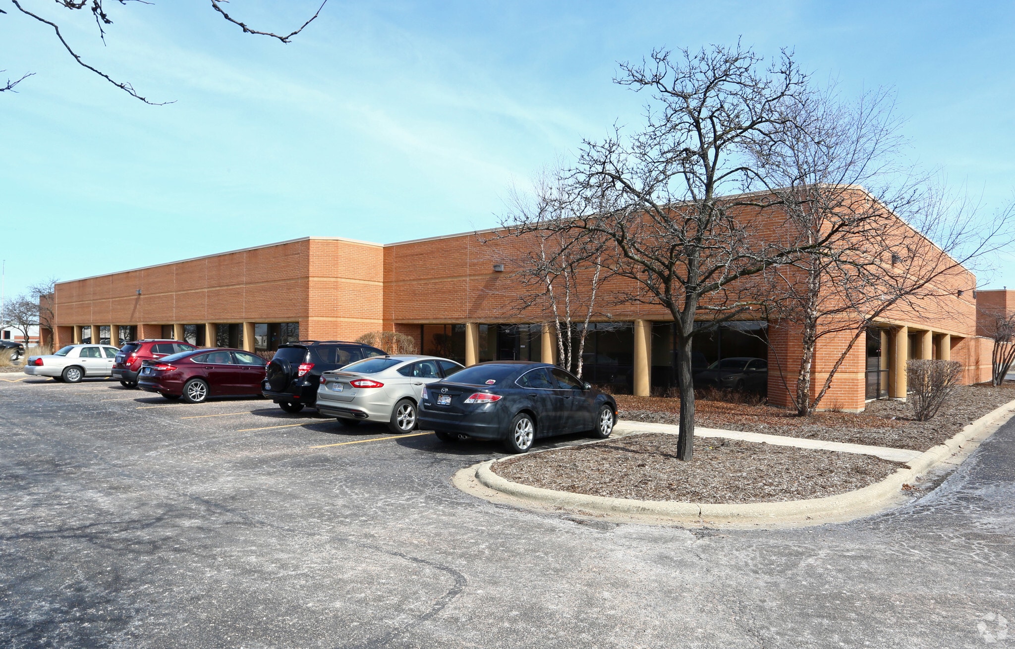 175 Hansen Ct, Wood Dale, IL for lease Building Photo- Image 1 of 29