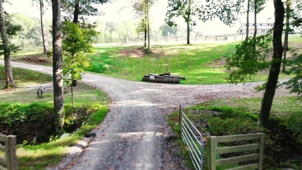 3795 Turnersville Rd, Cedar Hill, TN à vendre - Vidéo sur l’inscription commerciale - Image 2 de 26