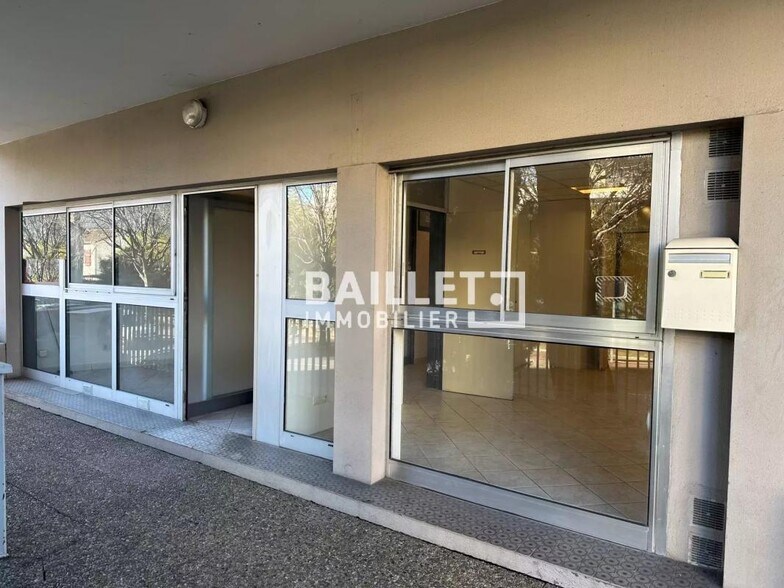 Office in Antibes for sale - Building Photo - Image 2 of 13