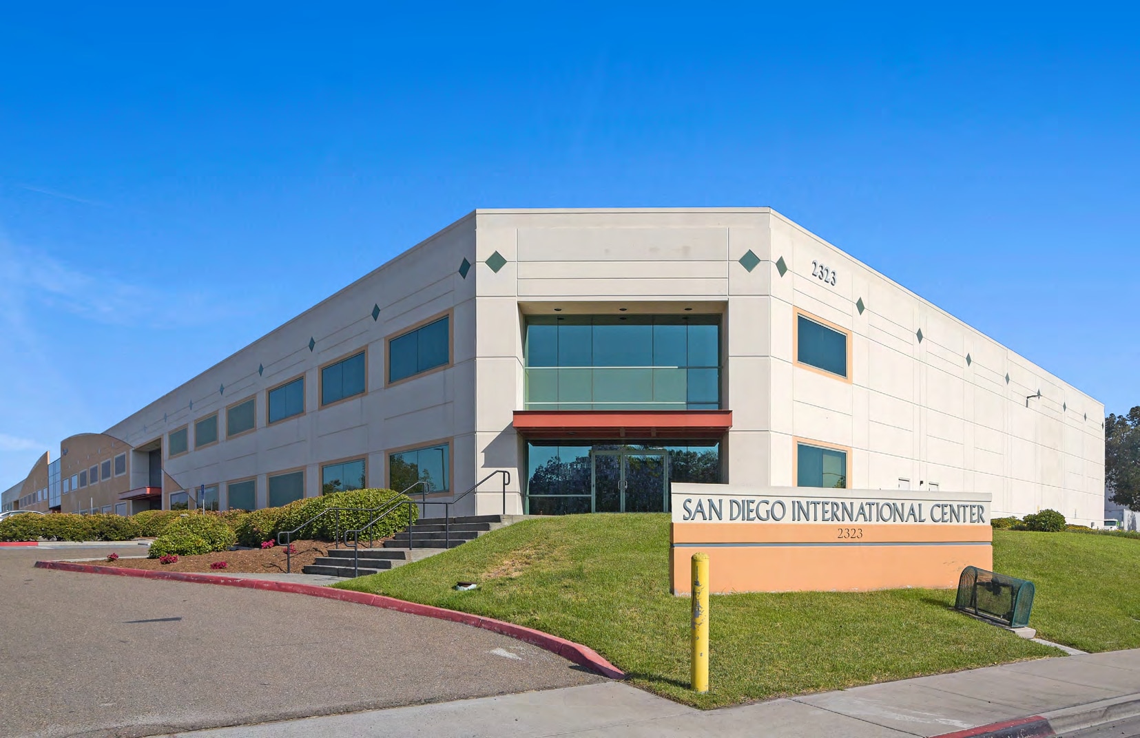 2323 Avenida Costa Este, San Diego, CA for lease Primary Photo- Image 1 of 25