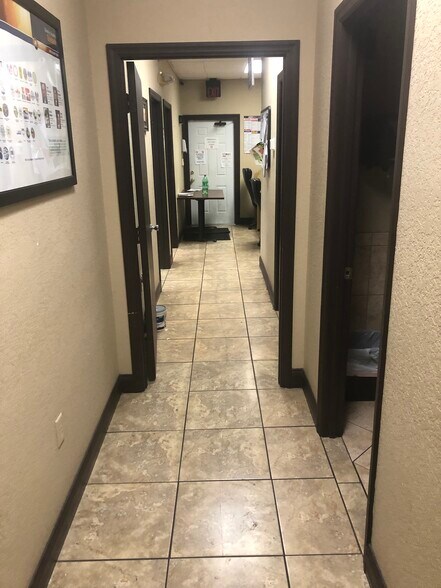 110 W Orange St, Altamonte Springs, FL à louer - Photo intérieure - Image 2 de 3