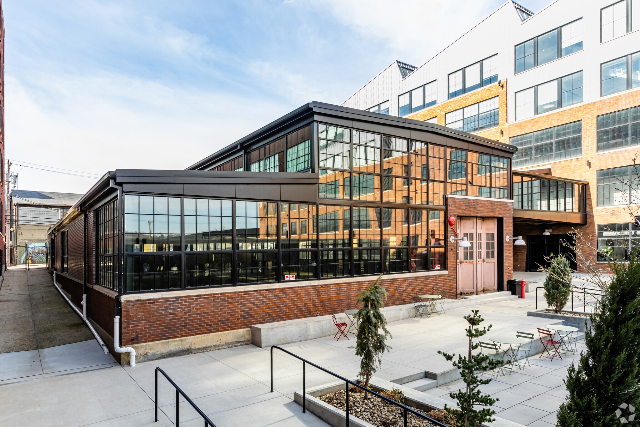 7520 Thomas Blvd, Pittsburgh, PA for lease Primary Photo- Image 1 of 7