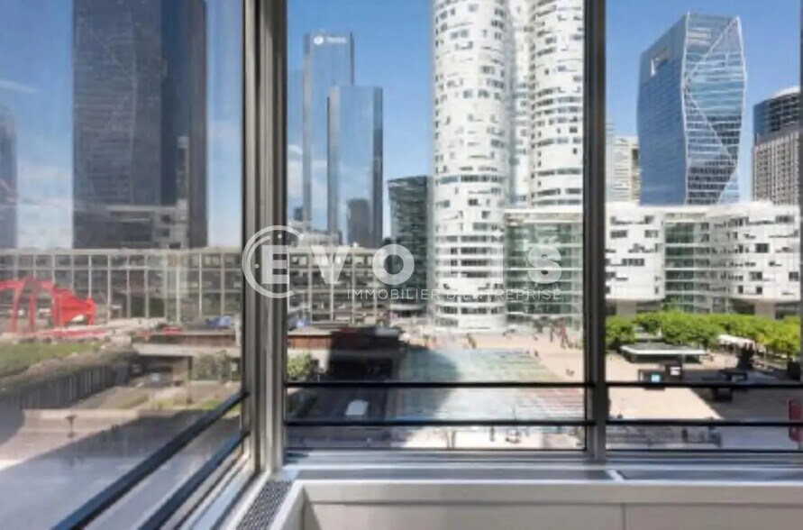 1 Place De La Pyramide, Puteaux for lease - Building Photo - Image 2 of 4