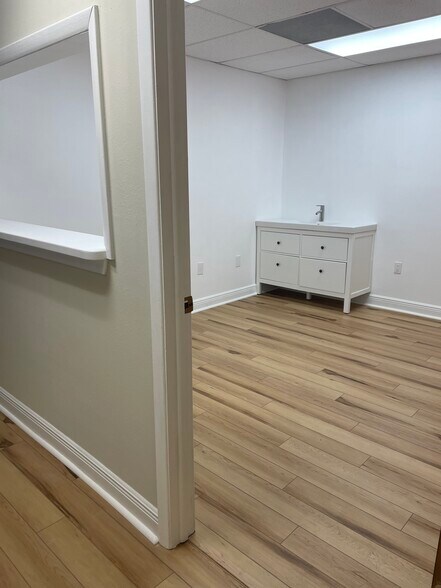 933 Oleander Way S, South Pasadena, FL à louer - Photo du bâtiment - Image 2 de 11