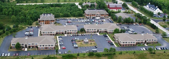 Plus de détails pour Glen Oaks Office Park – Bureau à vendre, Mequon, WI