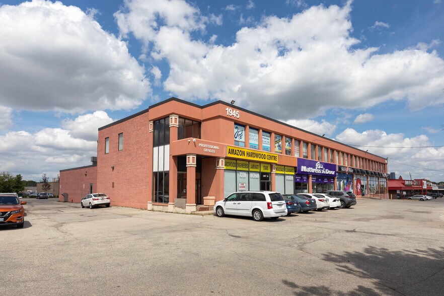 1945 Dundas St E, Mississauga, ON à vendre - Photo principale - Image 1 de 1