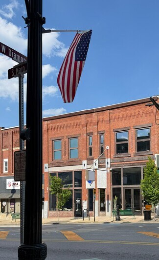 Plus de détails pour 251 S Main St, Butler, PA - Commerce de détail à louer