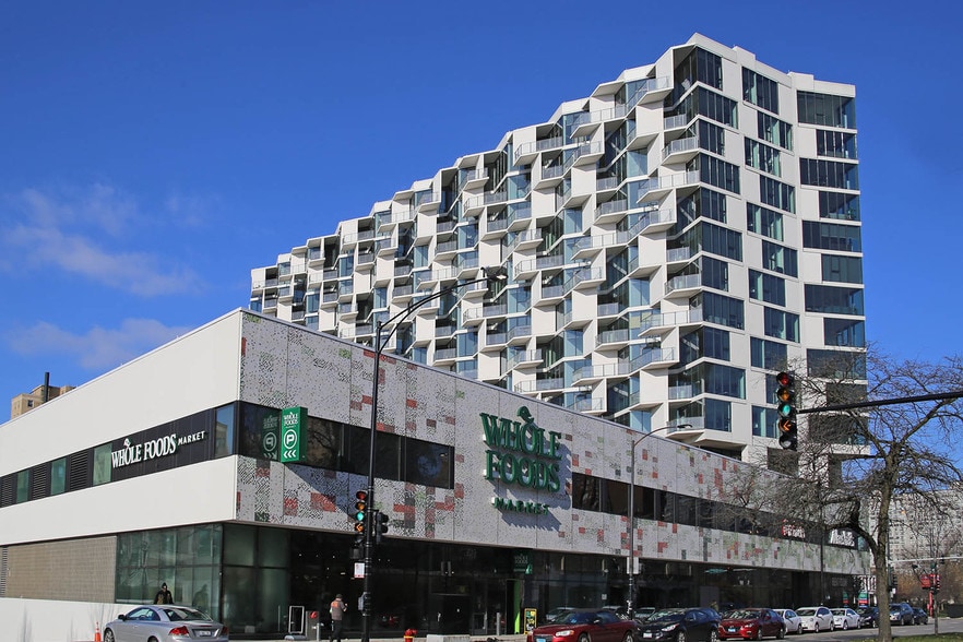 5113 S Harper Ave, Chicago, IL for lease - Primary Photo - Image 1 of 58