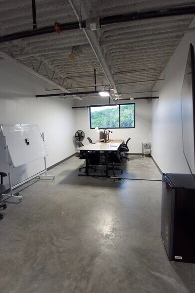 4229 N FM 620 Hwy, Austin, TX à louer - Photo du bâtiment - Image 2 de 11