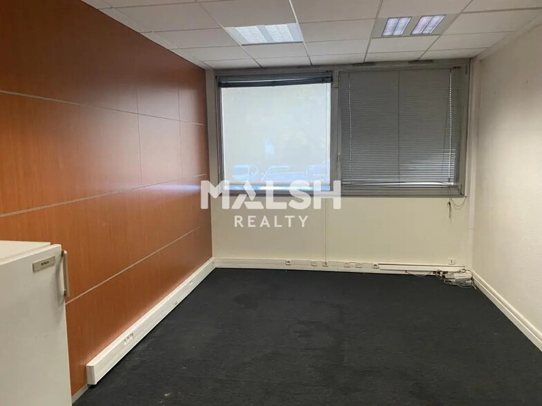 Office in Dardilly for lease - Interior Photo - Image 3 of 7