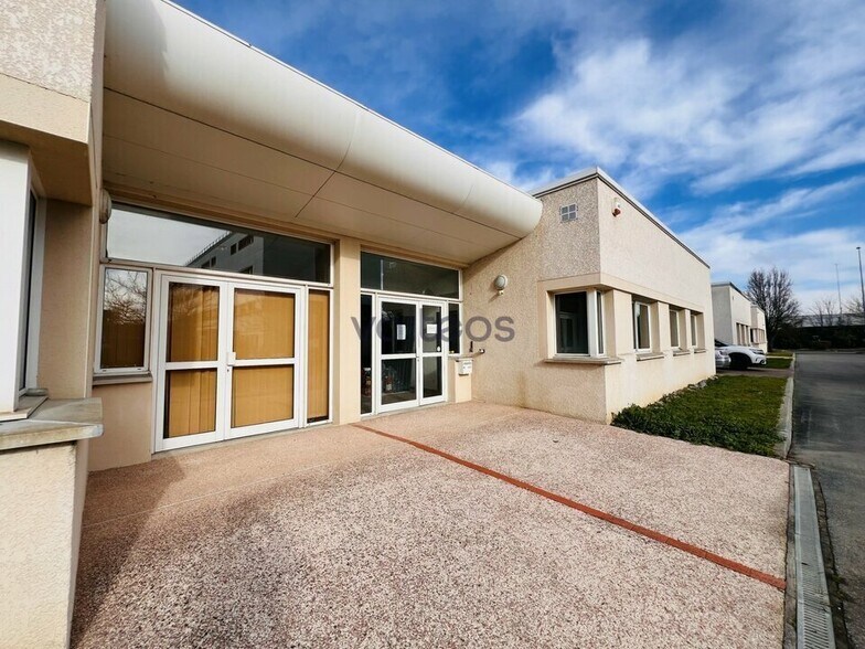 Bureau dans Labège à louer - Photo du bâtiment - Image 2 de 9
