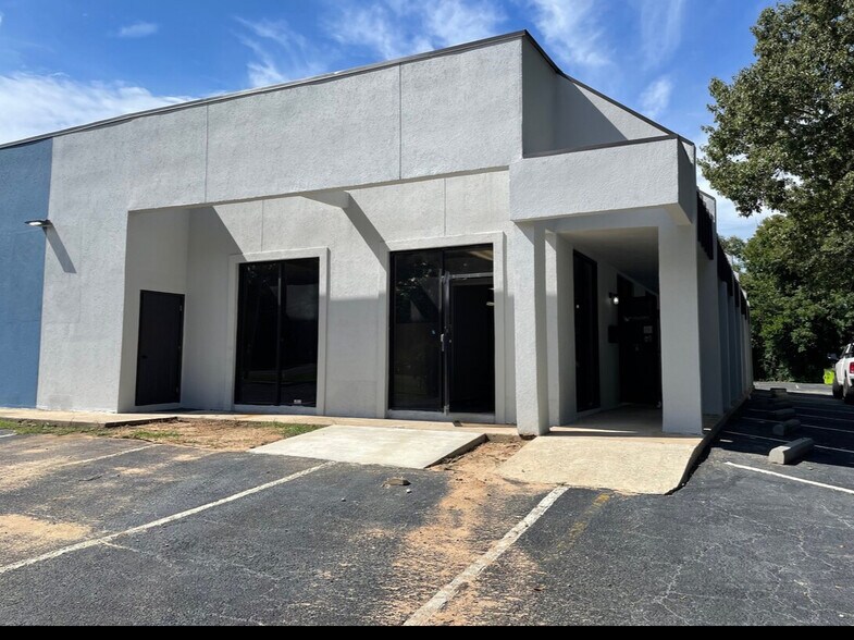 64 Green St, Warner Robins, GA à louer - Photo du bâtiment - Image 2 de 12