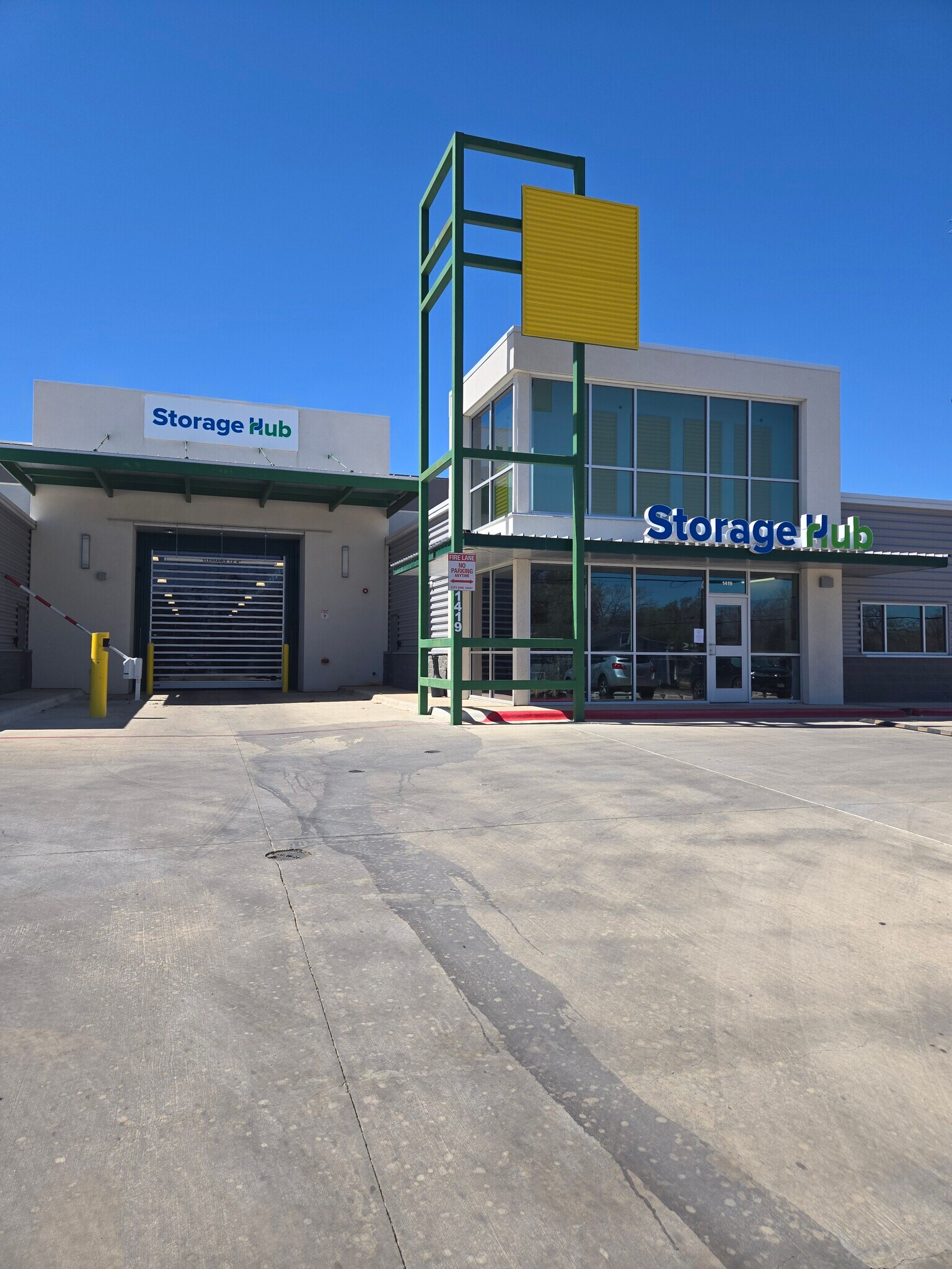 1419 Commercial Ave, San Antonio, TX for lease Building Photo- Image 1 of 15