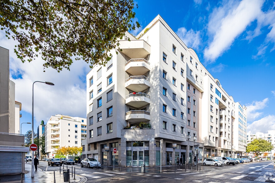 6-10 Rue Des Emeraudes, Lyon for sale - Building Photo - Image 2 of 2