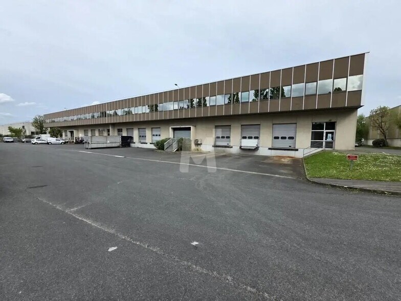 Industriel dans Wissous à louer - Photo du bâtiment - Image 1 de 6