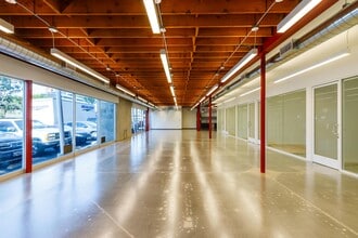 2036-2048 Armacost Ave, Los Angeles, CA à louer Photo intérieure- Image 1 de 7