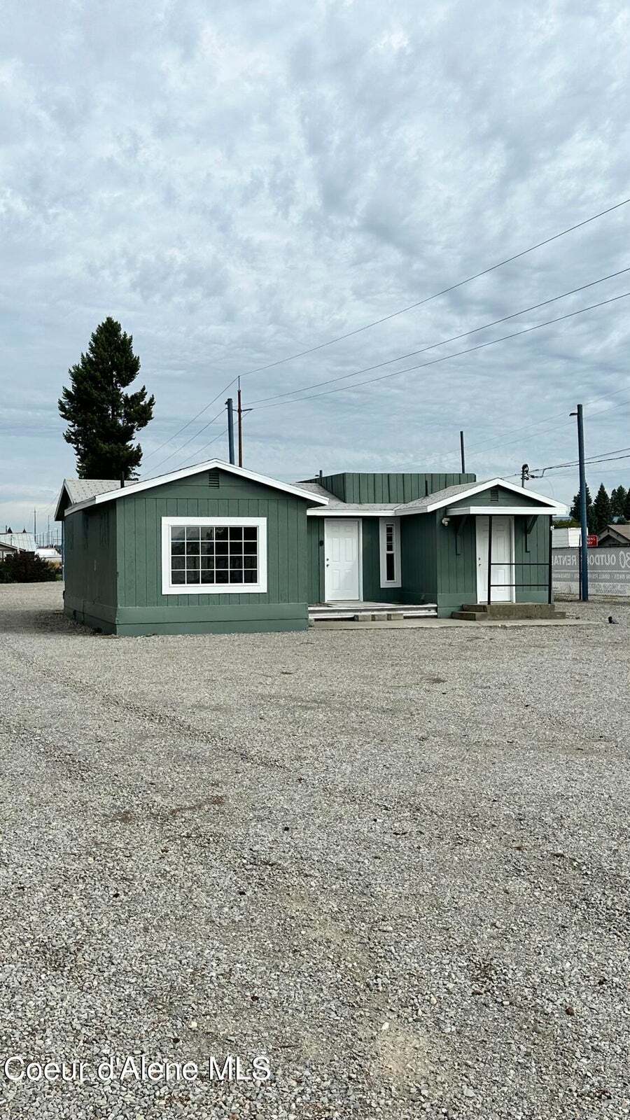 401 W Dakota Ave, Hayden, ID à vendre Photo du b timent- Image 1 de 29