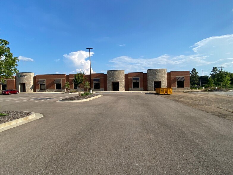 809 Varsity Dr, Tupelo, MS à louer - Photo du bâtiment - Image 3 de 9