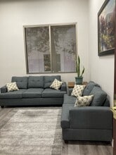 64 N Pecos Rd, Henderson, NV à louer Photo intérieure- Image 2 de 4