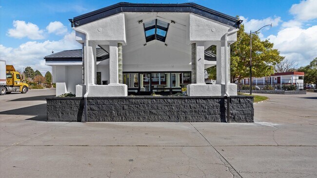 Plus de détails pour TBD E Main St, Montrose, CO - Services hôteliers à vendre