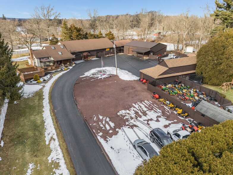 5 Larison Ln, Ringoes, NJ à vendre - Photo du bâtiment - Image 2 de 82