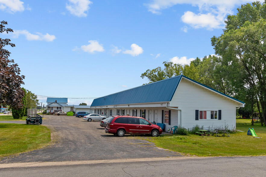 934 E Main St, Omro, WI à vendre - Photo du bâtiment - Image 1 de 5