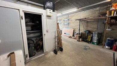 75 Edgeley Ln, London for lease Interior Photo- Image 1 of 8