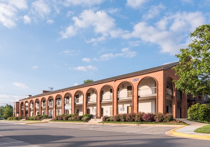 1101 N Point Blvd, Baltimore, MD à louer - Photo du bâtiment - Image 2 de 4