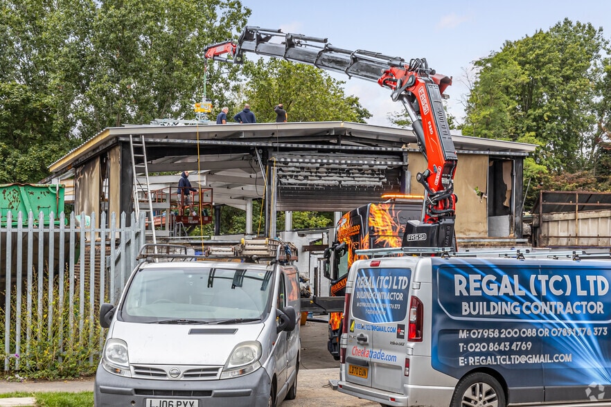 Sandiford Rd, Sutton for lease - Building Photo - Image 2 of 10