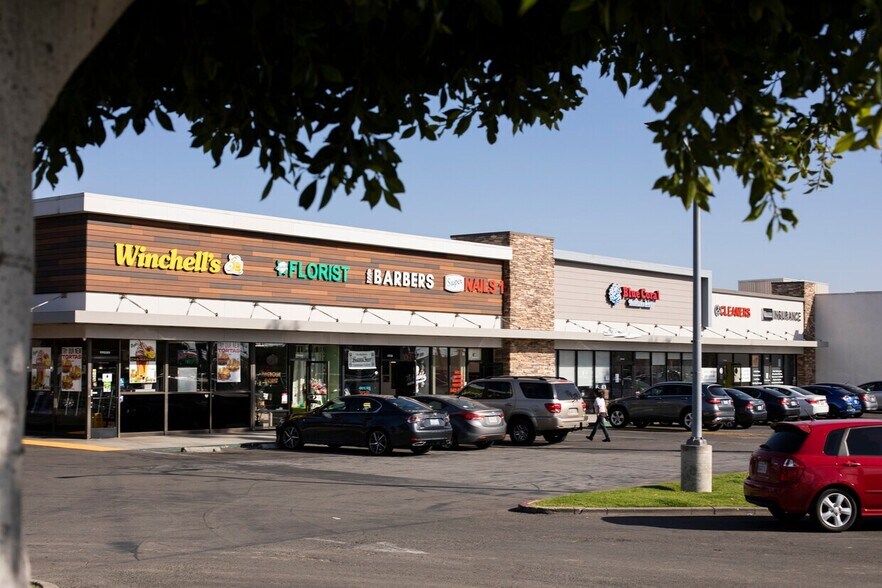 17120 Magnolia St, Fountain Valley, CA à louer - Photo du bâtiment - Image 3 de 9