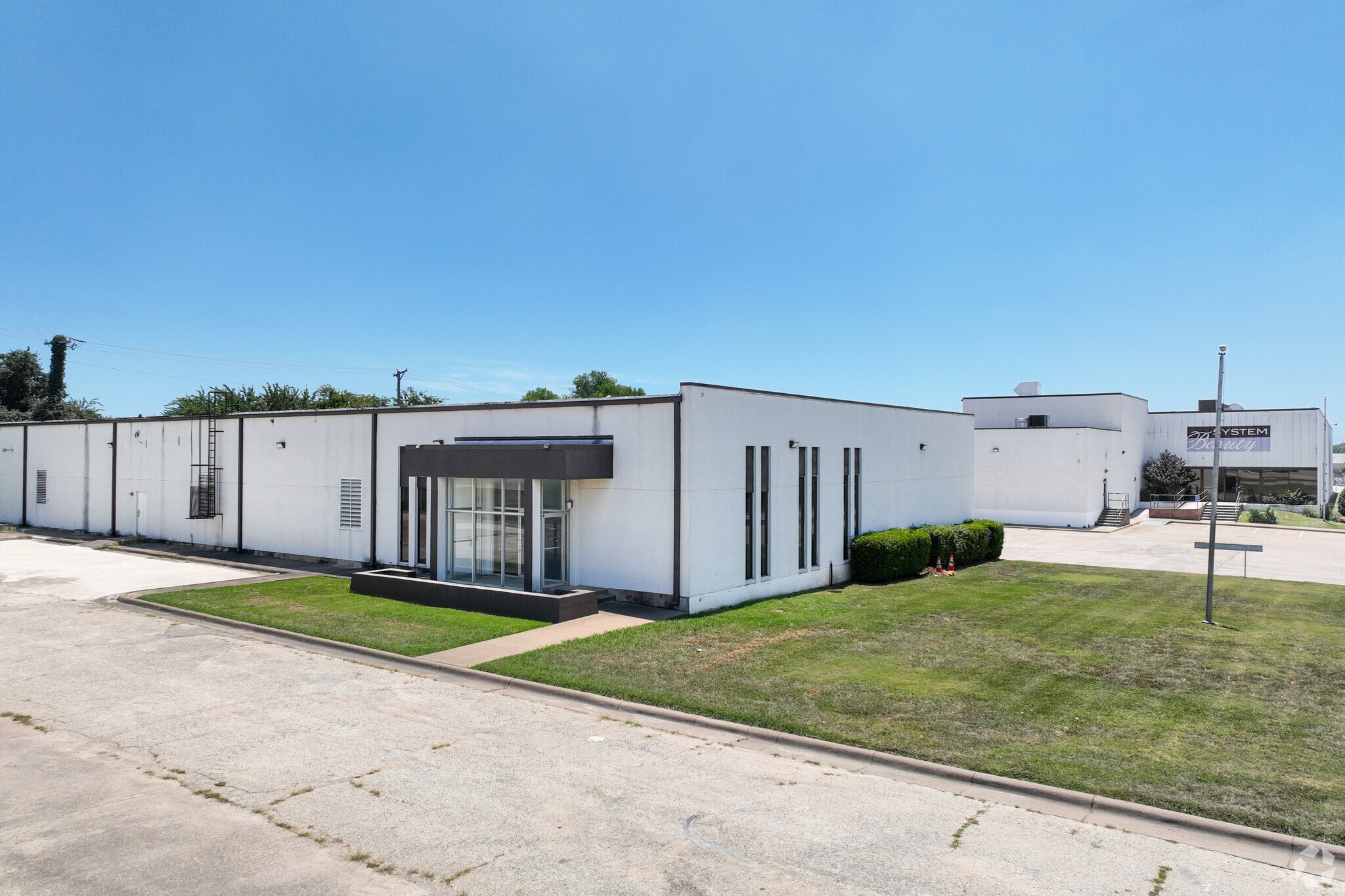 5050 Rondo Dr, Fort Worth, TX for lease Primary Photo- Image 1 of 6