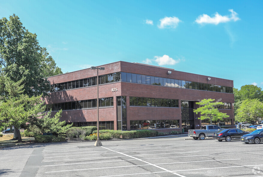 825 Georges Rd, North Brunswick, NJ for lease - Primary Photo - Image 1 of 5