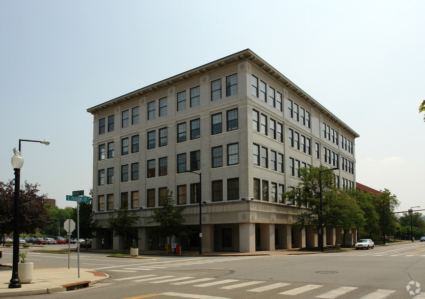 201 E Commerce St, Youngstown, OH à vendre - Photo principale - Image 1 de 1