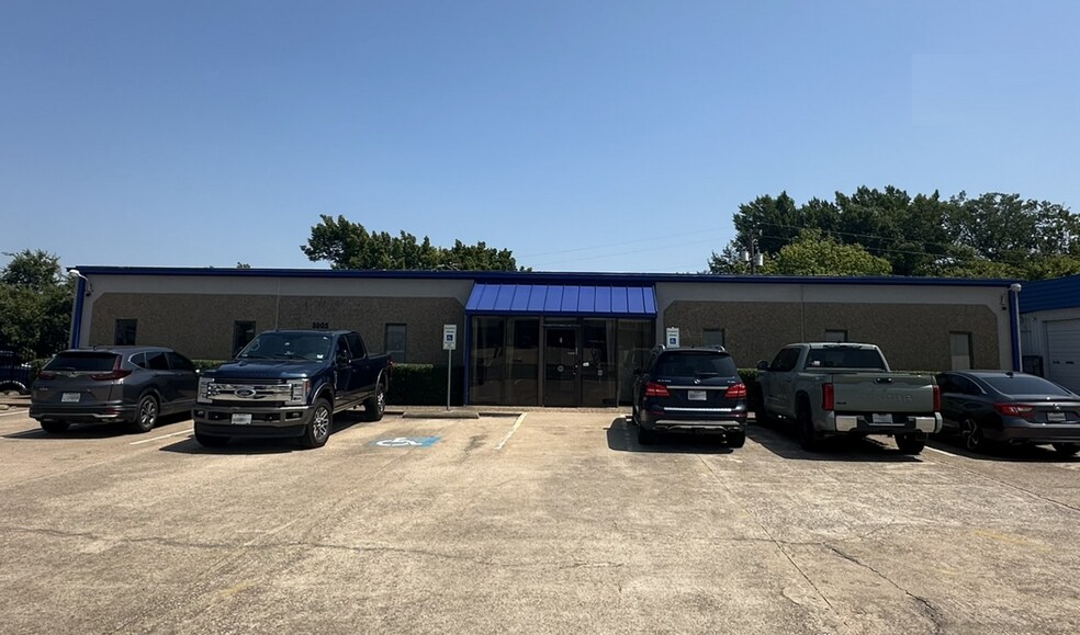 3005 Alta Mere Dr, Fort Worth, TX à louer - Photo du bâtiment - Image 1 de 15
