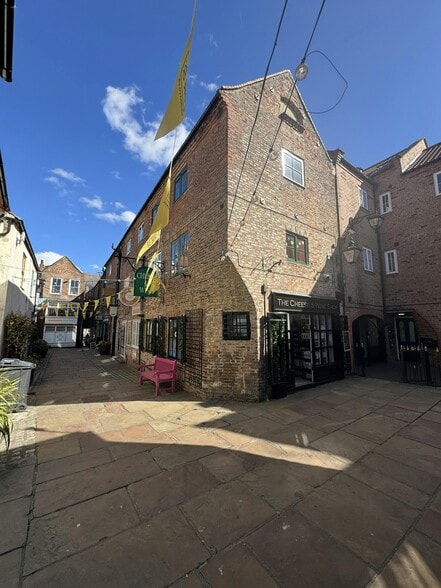 2-8 Clarks Yard, Darlington for sale - Building Photo - Image 1 of 16