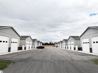 Plus de détails pour 5839 Storage Loop 32A dr, Traverse City, MI - Spécialité à vendre