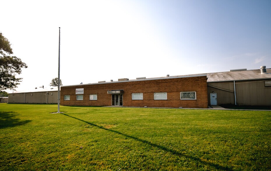 211 W Geneva St, Dunkirk, OH à vendre - Photo du bâtiment - Image 3 de 42